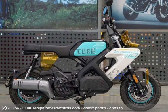 Moto Zonsen ZS 150 Cube