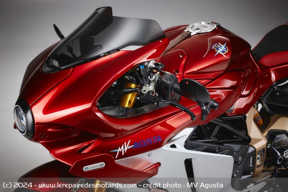 Sportive MV Agusta Superveloce 1000 Serie Oro