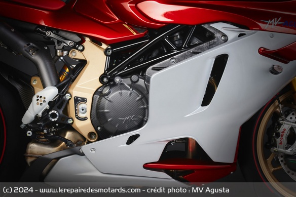 Sportive MV Agusta Superveloce 1000 Serie Oro