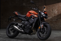 Roadster Triumph Street Triple 765 R A2