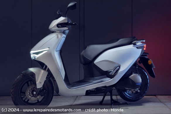 Scooter électrique Honda CUV e: