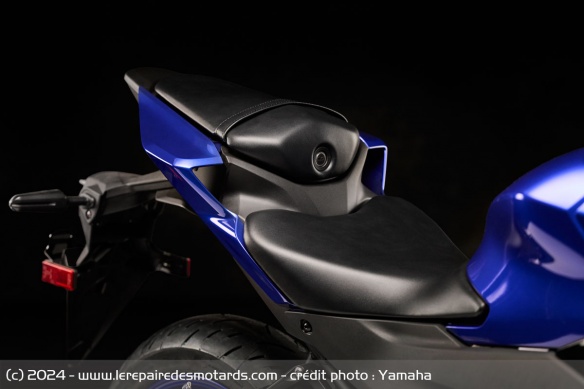 La selle de la Yamaha R3 2025