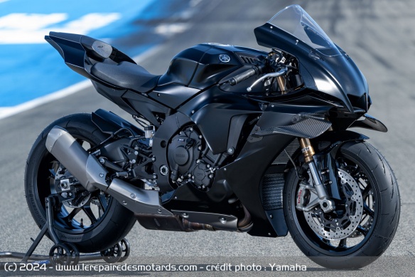 Yamaha R1 Race 2025