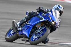 Sportive Yamaha R3 2025