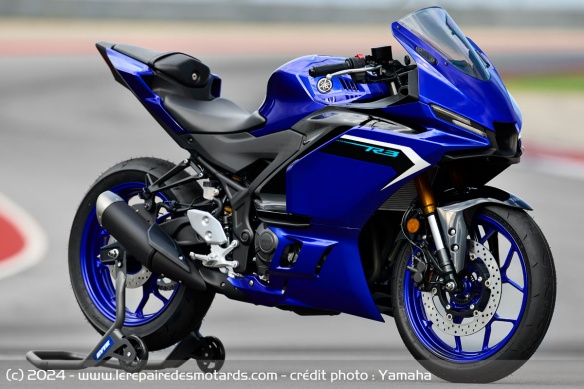 Sportive Yamaha R3