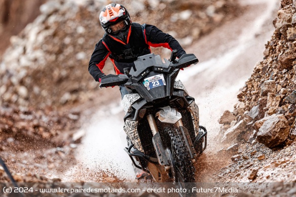 Johnny Aubert au guidon du prototype AMT lors de l'Erzbergrodeo