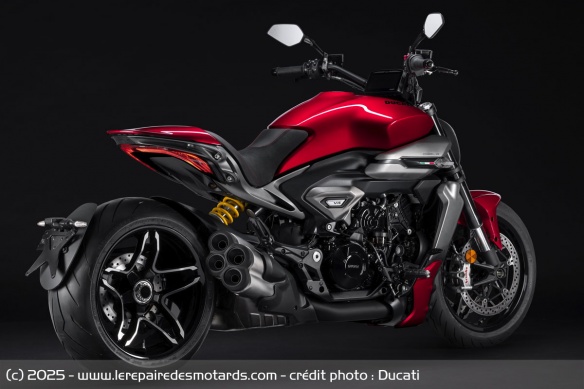 Power cruiser Ducati XDiavel V4