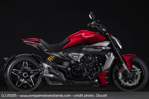 Power cruiser Ducati XDiavel V4