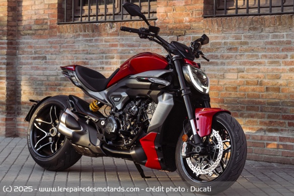 Power cruiser Ducati XDiavel V4