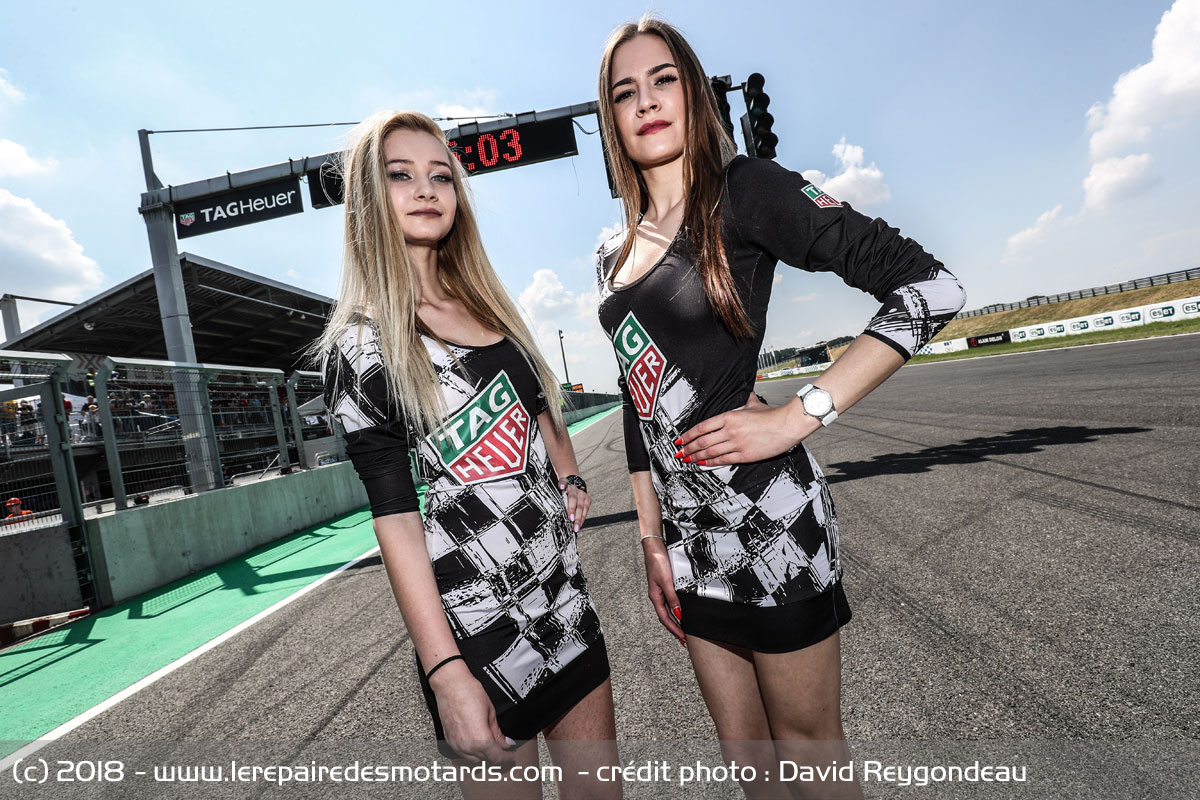 Les umbrella girls du Slovakia Ring Umbrella girls Tag Heuer