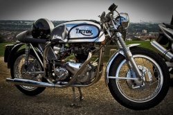 Triton (Photo : olddogcycles)