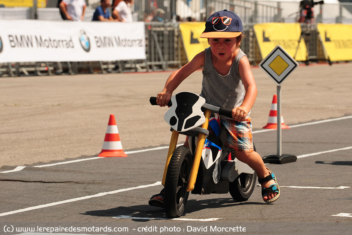 Comment choisir un casque moto enfant ?