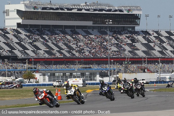 DiSalvo au guidon de sa 848 EVO a remporté l'unique victoire de Ducati à Daytona en 20118EVO