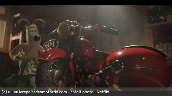 Faute de voiture, Gromit ressort ce bon vieux sidecar Triumph