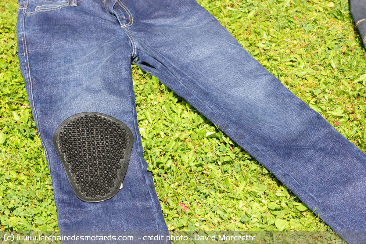 Pantalon de moto en cuir : Dafy Moto, vente en ligne de pantalons en cuir  pour hommes ou femmes