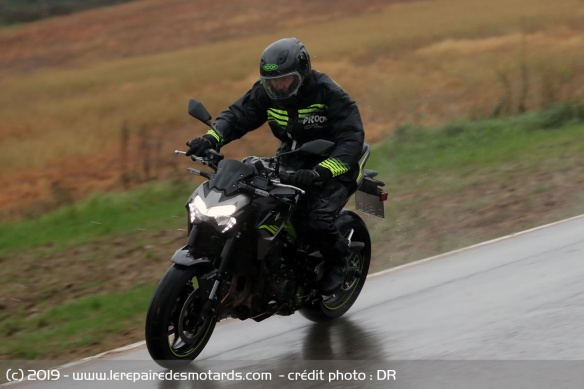 Essai sous la pluie des Vanucci Touring IV