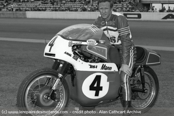 Dick Mann sur sa BSA à Daytona en 1971