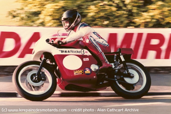 Alan sur la Rocket 3 lors des essais du Tourist Trophy 1984