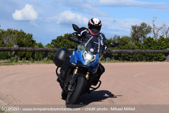 La 650 se montre très stable à haute vitesse