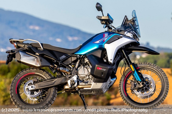 Le trail CFMOTO 800MT-X