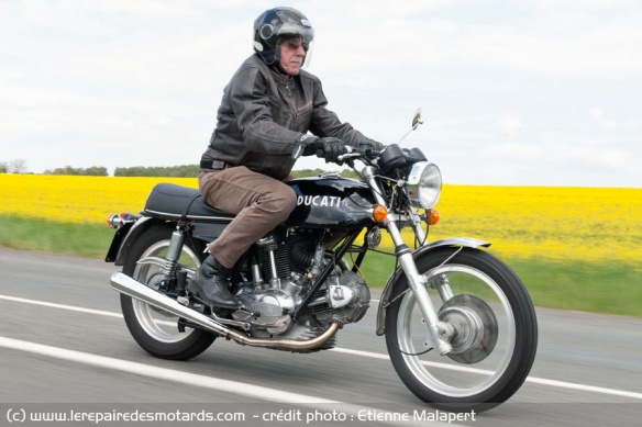 Idéale pour s'aèrer les moustaches la 750 GT !