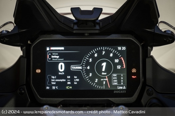 L'instrumentation TFT de la Ducati Multistrada V4 S