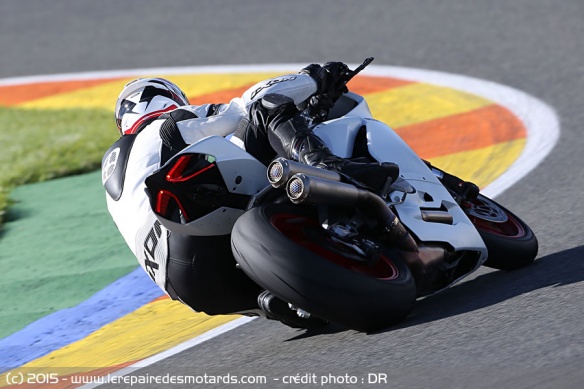 Ducati 959 Panigale de dos sur piste