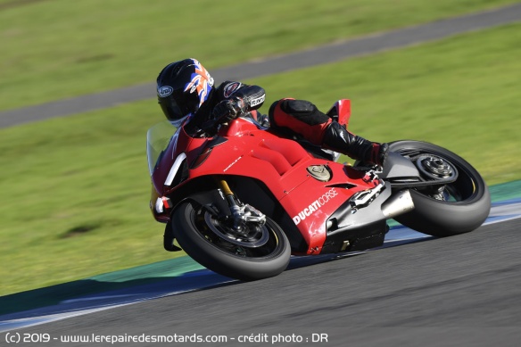 Essai de la Ducati Panigale V4 R sur piste