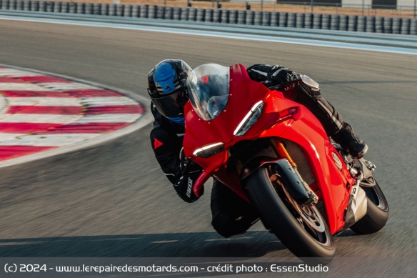 C'est sur le circuit du Castellet que l'on a pu prendre la mesure de la dernière Panigale