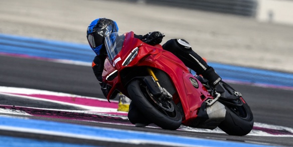 Essai de la sportive Ducati Panigale V4 S 2025