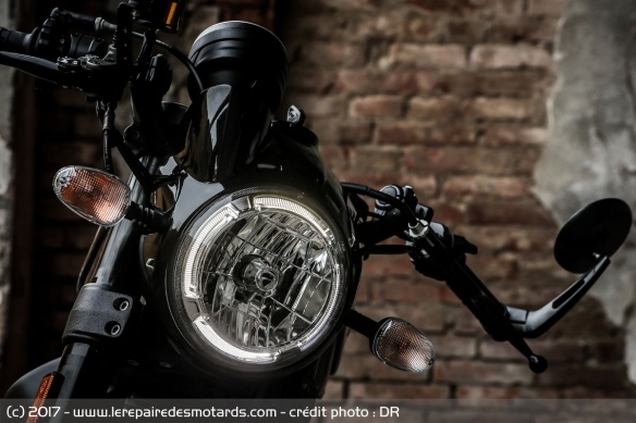 Le phare du Scrambler Café Racer