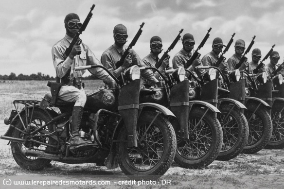 Escadron de Harley-Davidson WLA de la 2e Guerre Mondiale