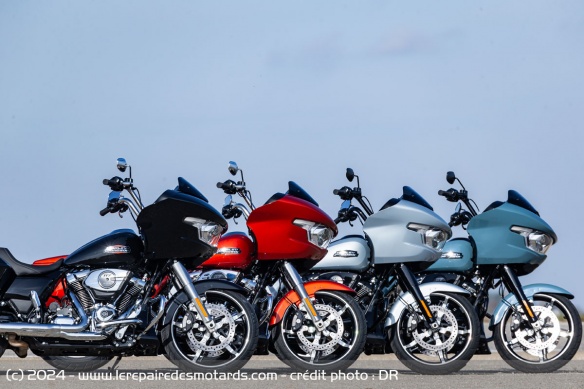 La Harley-Davidson Road Glide se décline à travers 8 coloris et deux finitions