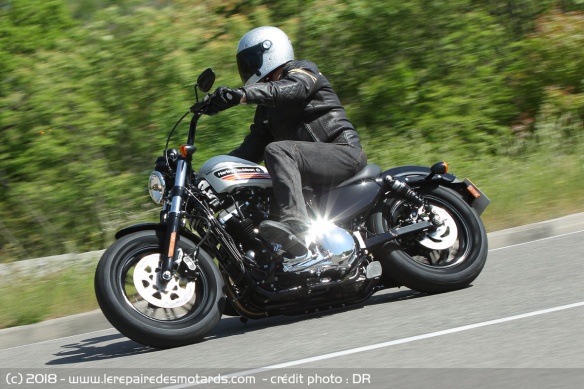 Harley-Davidson Sportster 1200 Forty-Eight Special sur route