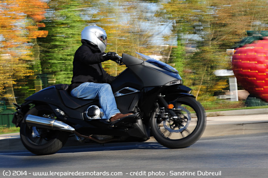 Honda NM4 Vultus : Une moto pour les non-motards