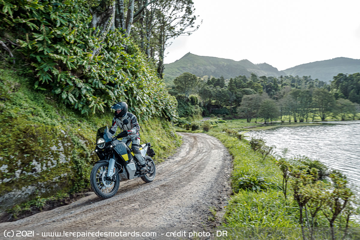 SYSTÈME DE CONTRÔLE DE LA PRESSION DES PNEUS HUSQVARNA Esprit-Husqvarna la  référence HUSQVARNA MOTO