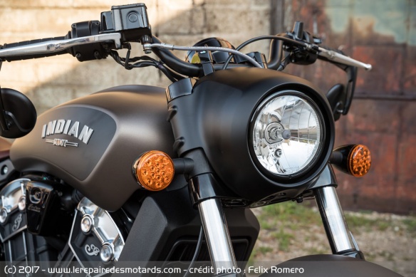 Le phare de l'Indian Scout Bobber