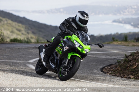 La Ninja 400 sur route