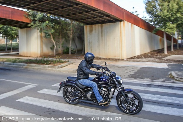 Kawasaki Vulcan S 650 en ville