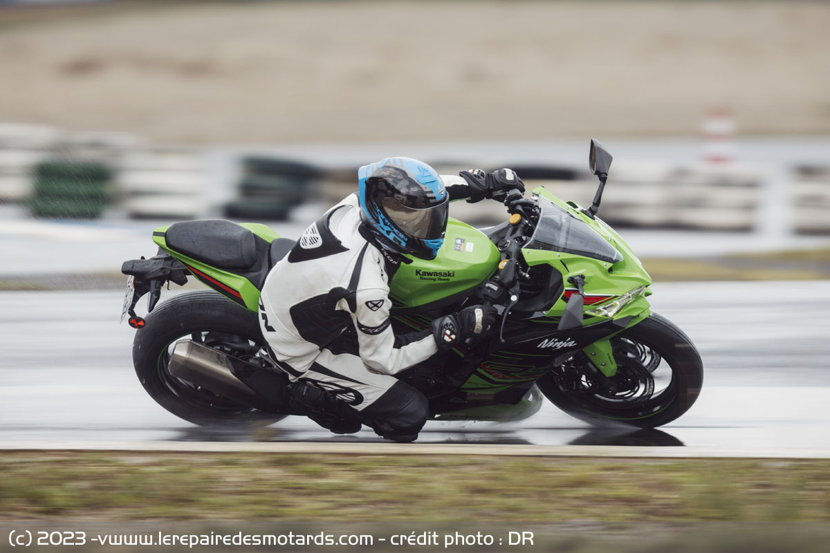 Actu moto et scooter de la semaine : les ambitions électriques de Peugeot,  la Kawasaki ZX-4R