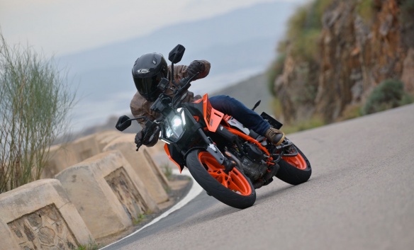 Essai du roadster KTM 390 Duke