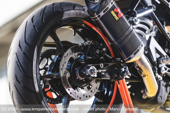 La roue arrière de la KTM RC 390