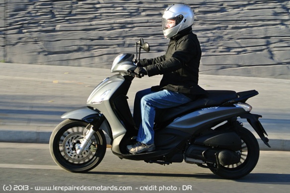 Scooter Piaggio Beverly 125 sur route