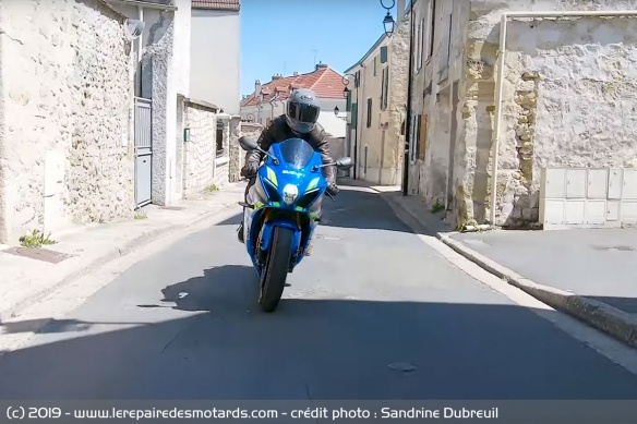 La Suzuki GSX-R 1000 R 2019 en ville