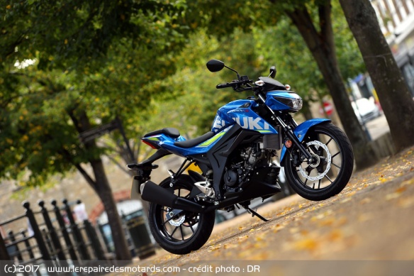 La Suzuki GSX-S 125 reprend elle aussi le motif 'MotoGP'