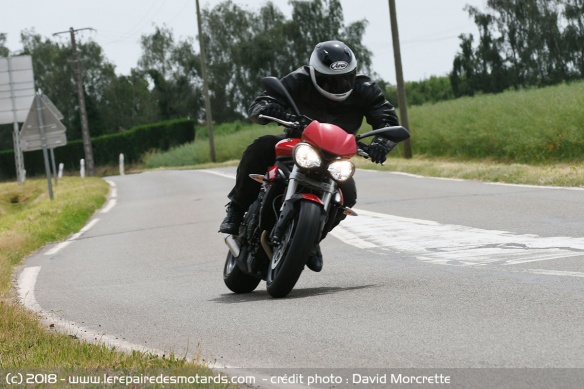 Triumph Street Triple S A2 en ville