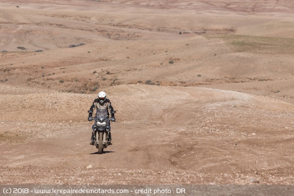 La 800 s'adapte mieux au tout-terrain que sa soeur de 1200