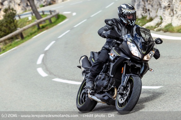 La Triumph Tiger Sport sur route