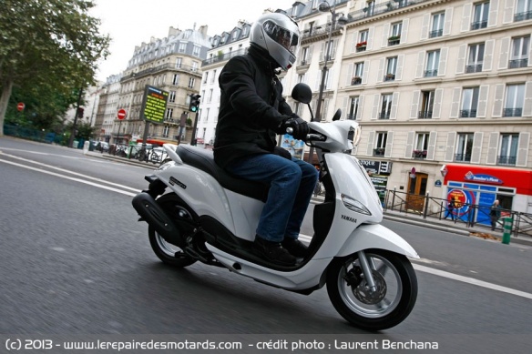 Yamaha D'elight 125 en ville