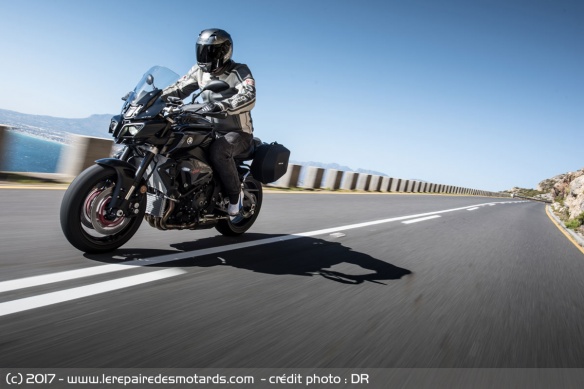 Yamaha MT-10 SP & Tourer Edition en ville